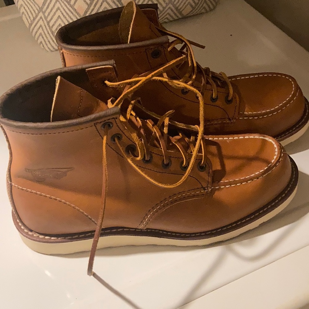 Red wings boots pretty much brand new size but fit like size 10